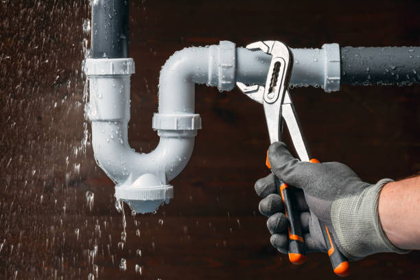 Professional Leak Detection technician working in Franklin, MI